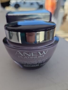 Avon ANEW Platinum Day Cream - 1.7 oz NEW